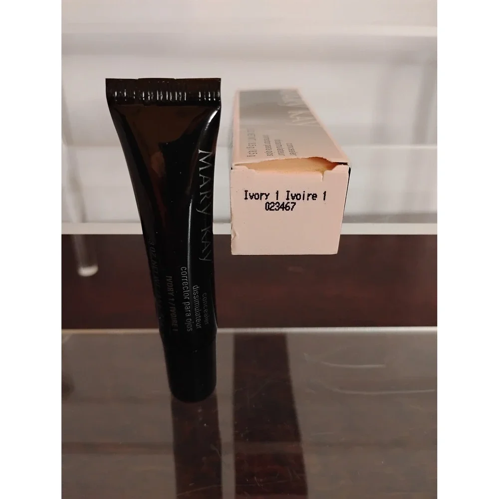 Mary Kay Concealer Ivory 1 Ivory 1 023467 Makeup .3 oz 8.5g New in Box